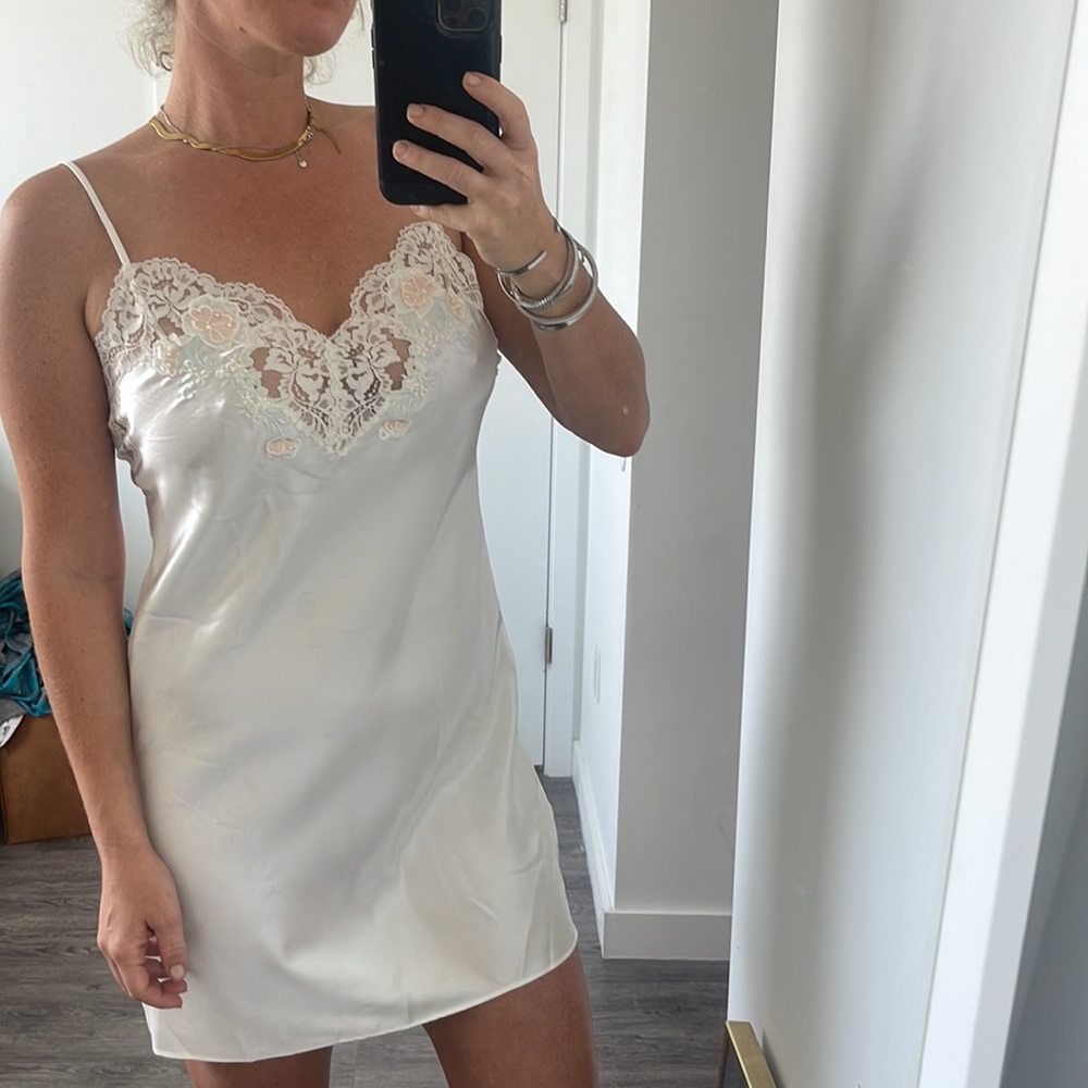 Val Mode slip dress